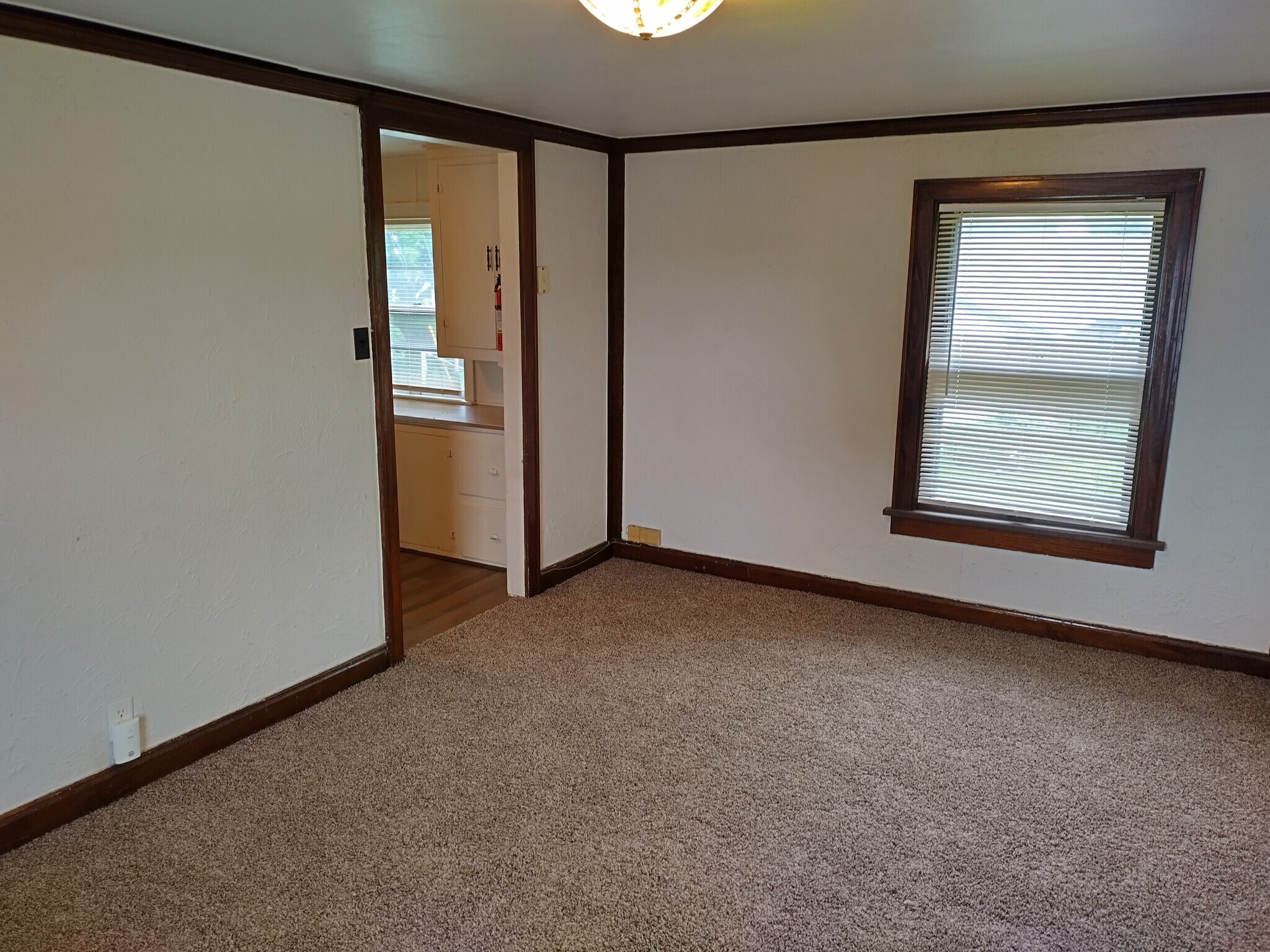 Building Photo - 814 E Kimberly Ave