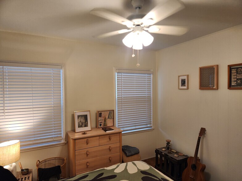 Building Photo - 12019 Ocean Park Blvd