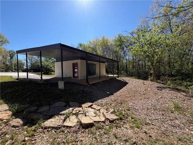 Building Photo - 1111 S Ray Ave