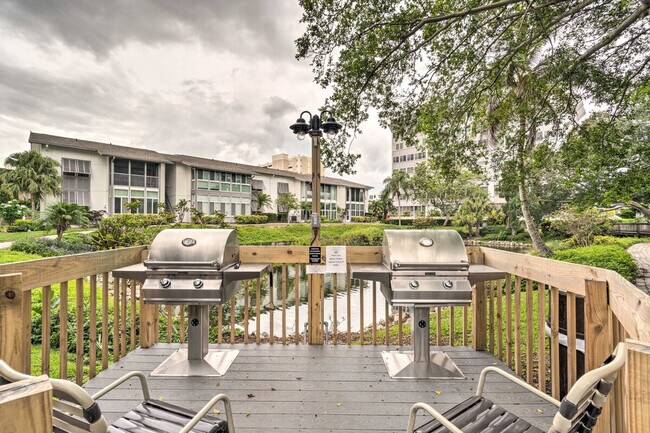 Building Photo - 1037 W Peppertree Dr