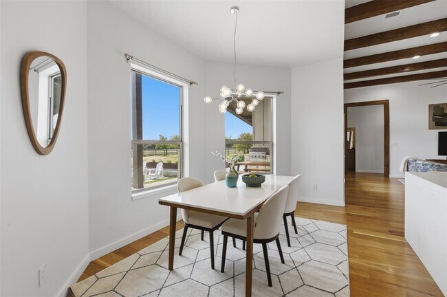 Building Photo - 215 Mesa Vista Dr