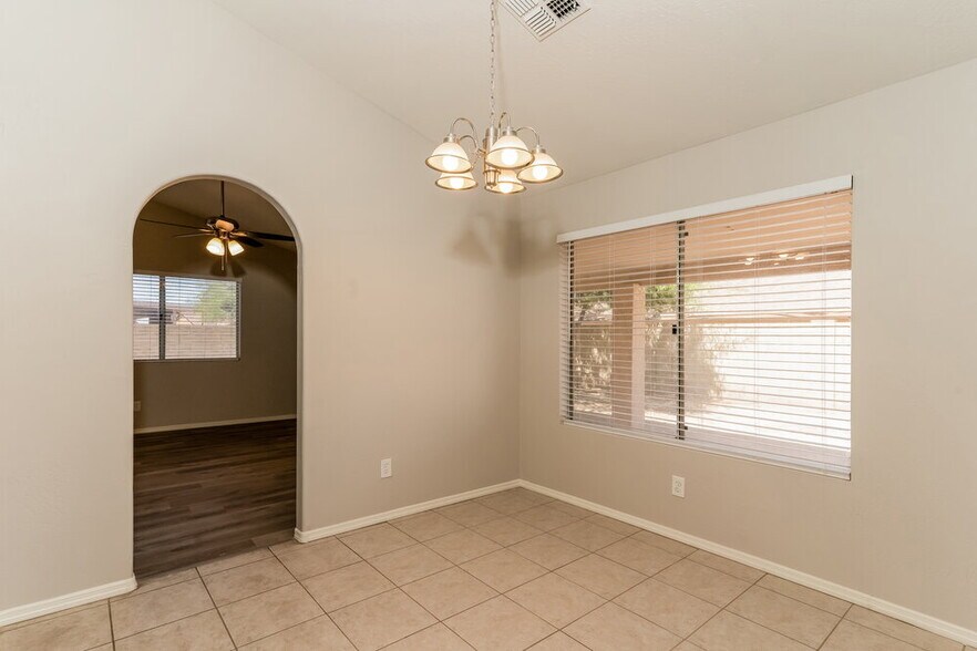 Building Photo - 7580 W San Miguel Ave