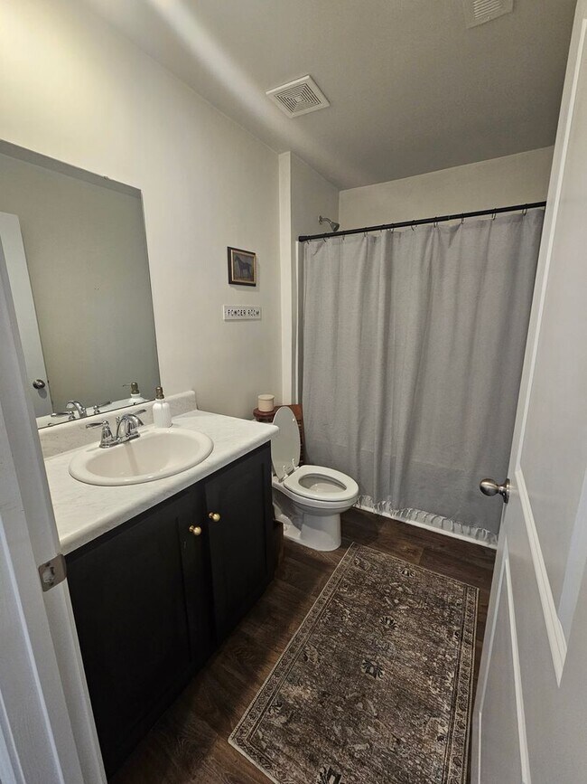 Building Photo - 4 Bedroom Home in Surf City!