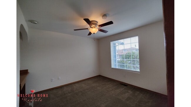 Building Photo - Beautiful open floorplan in amazing Steilacoom!!  All appliances included, large yard!!