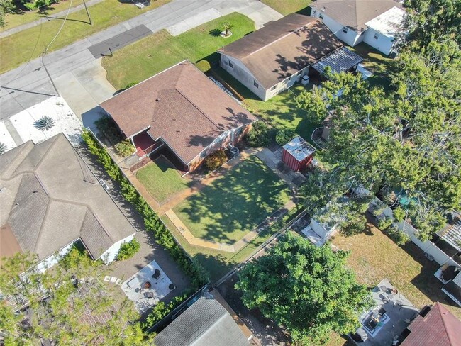 Building Photo - 2912 W Lake Ave