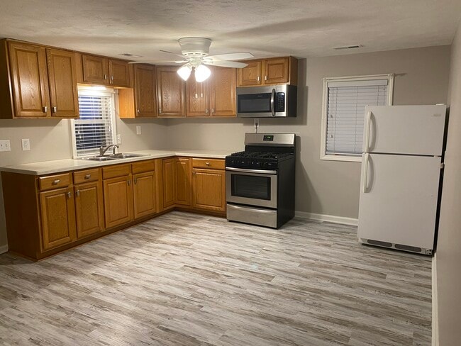 Building Photo - 510 Cedar St