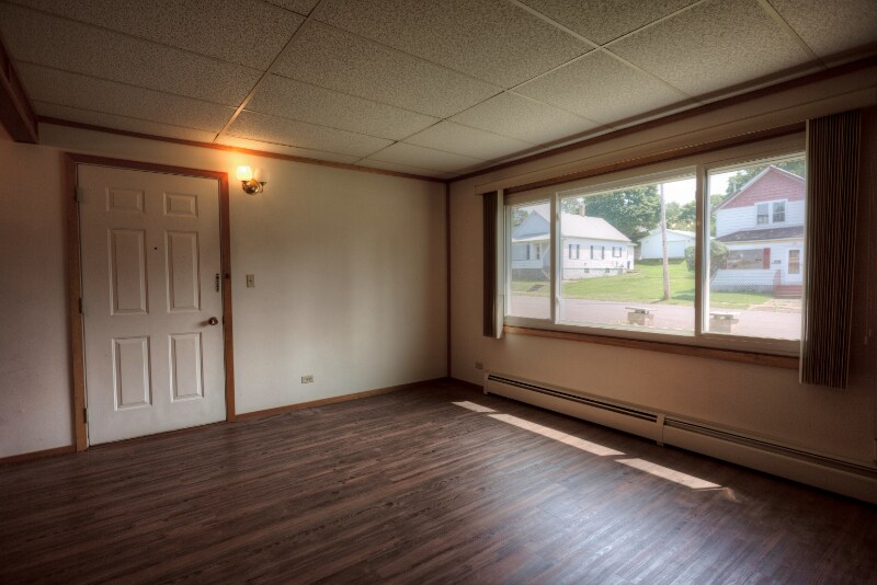 Building Photo - 308 E Mary St
