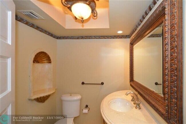 Building Photo - 447 Coral Way