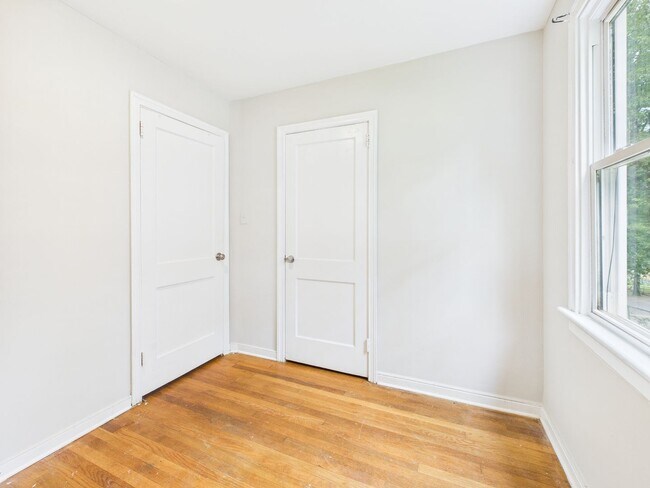 Building Photo - 4707 Castlewood Rd