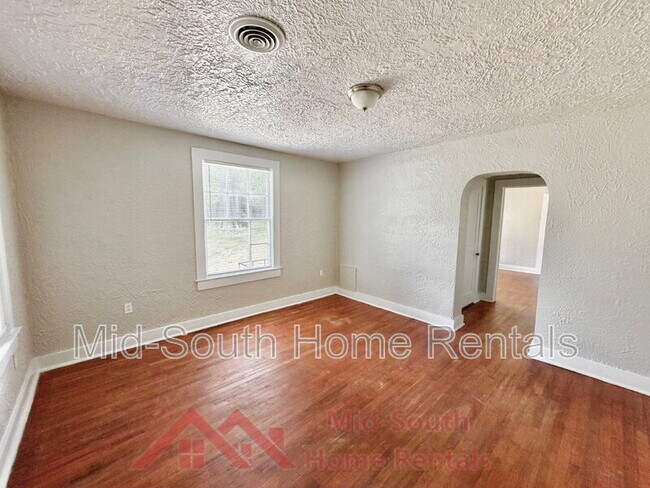 Building Photo - 1379 Ferguson Rd