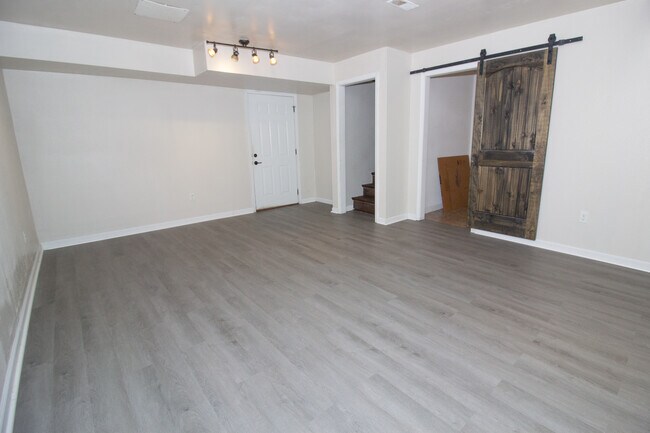 Building Photo - 103 Hickory Valley Rd