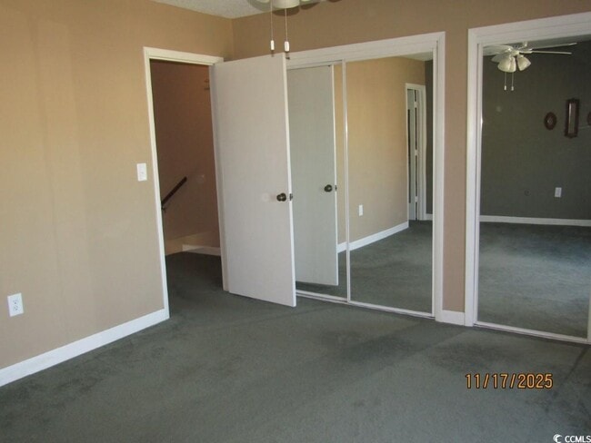 Building Photo - 928 Villa Dr