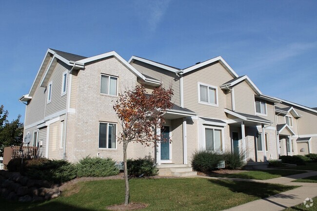 Building Photo - Madison Townhomes