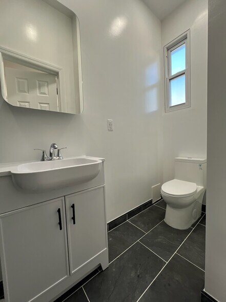 Building Photo - 5914 Palmetto St