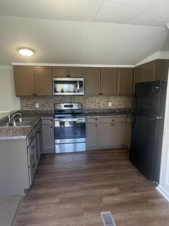 Building Photo - 931 Ravenwood Dr