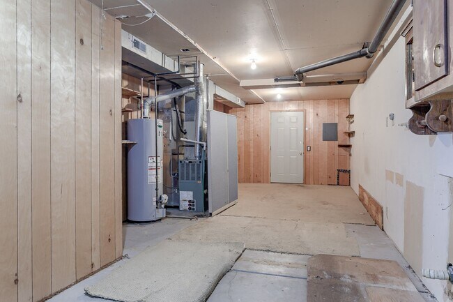 Building Photo - 3700/3702 N 22nd St Duplex
