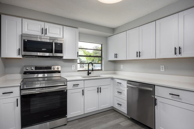 Building Photo - ? Fully Renovated 3-Bedroom Home in Starke...