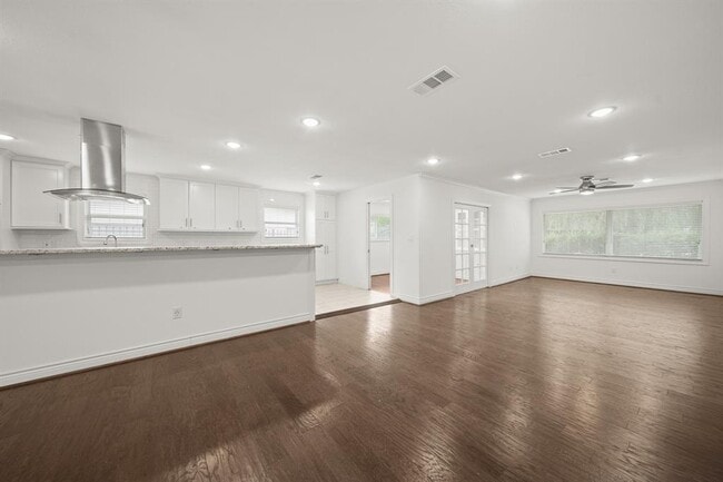 Building Photo - 4427 Sarong Dr