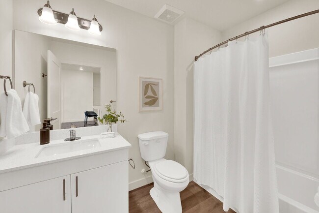 Building Photo - First  Month Rent FREE