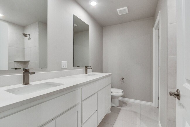 Building Photo - Modern New Construction in gated Delmar La...