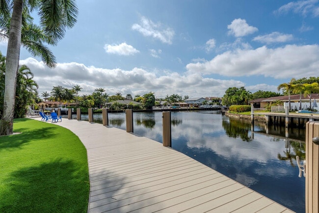 Building Photo - 1725 NE 23rd Ave