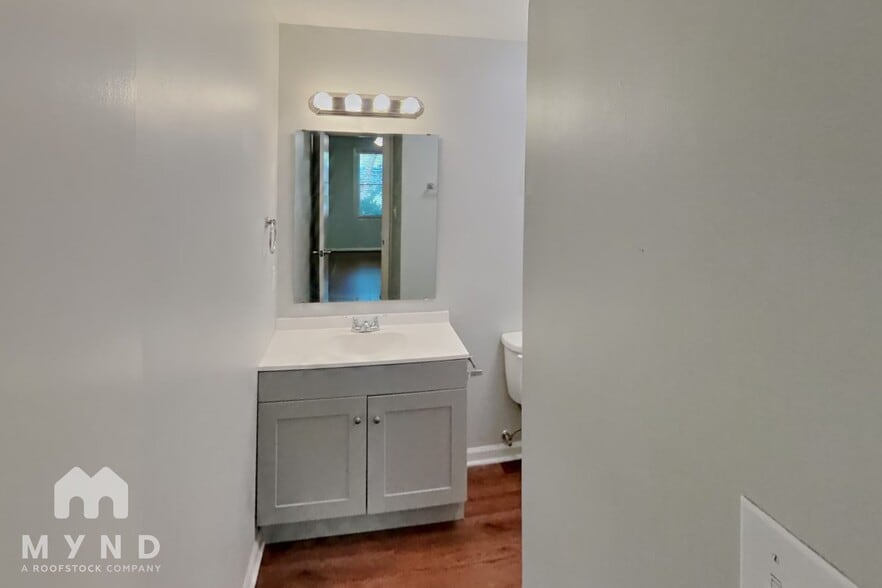 Building Photo - 4629 Longbriar Dr