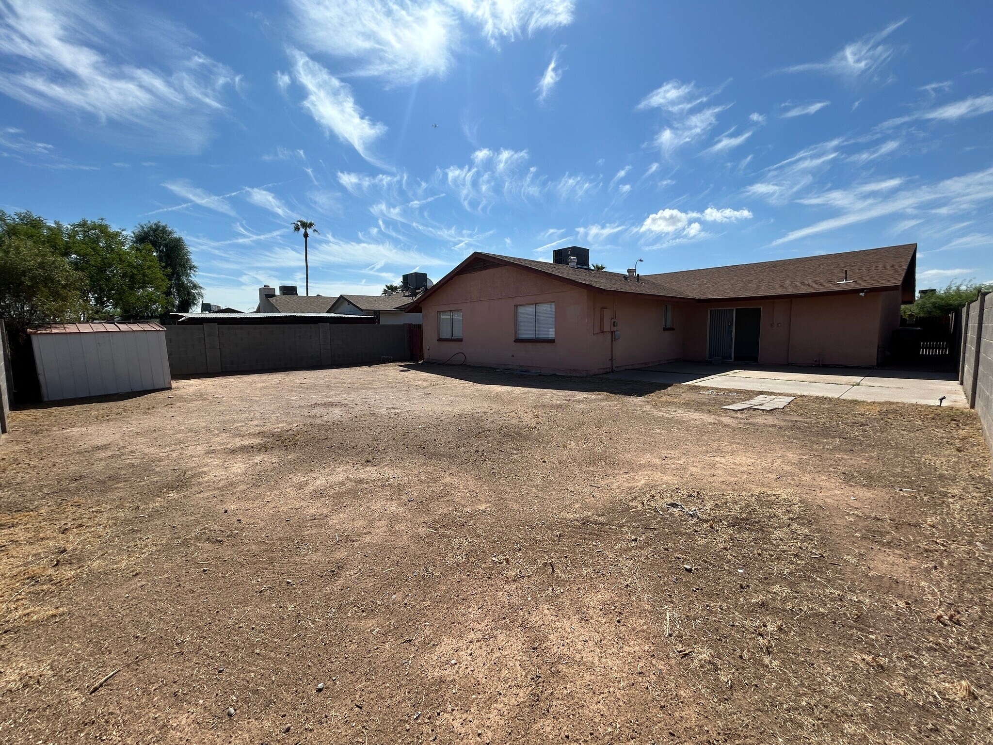 Building Photo - 7222 W Rose Ln