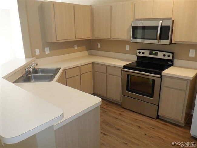 Building Photo - 2981 W Gifford Ln