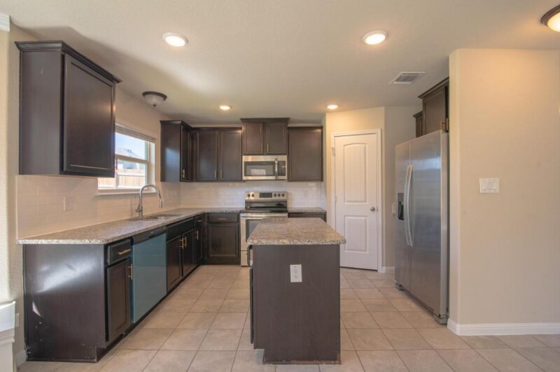 Building Photo - 9501 Raeburn Court