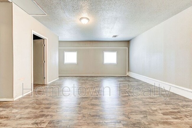 Building Photo - 5216 Creekwood Terrace