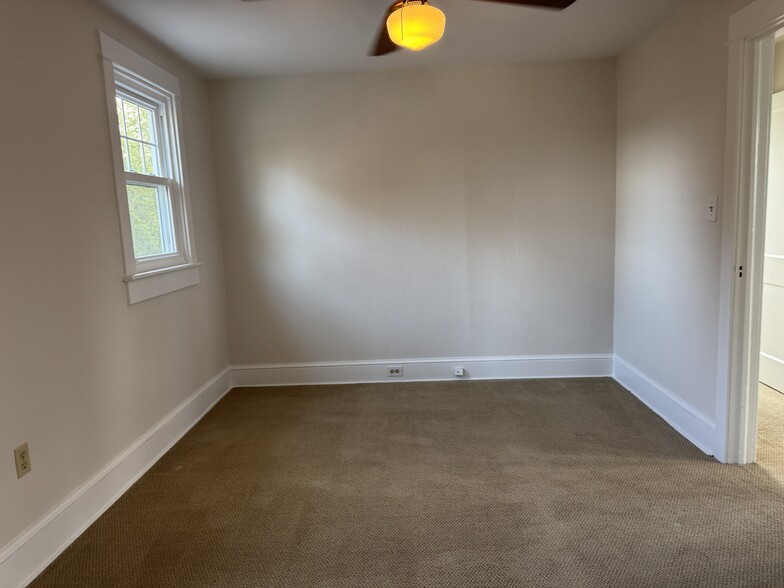 Bedroom 2 (second floor) - 504 Lee Pl
