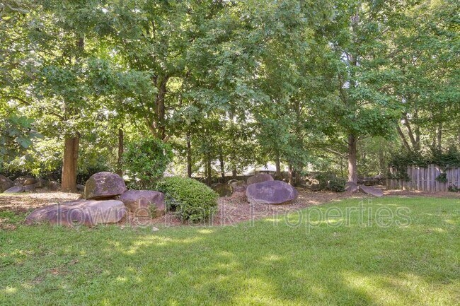 Building Photo - 486 Granite Point
