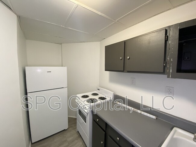 Building Photo - 29 W 3rd St