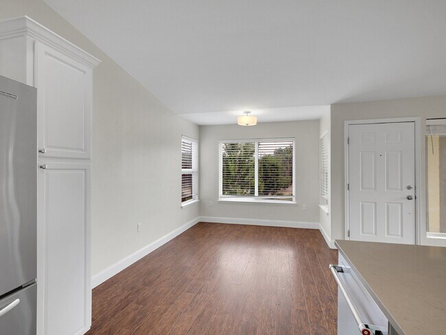 Building Photo - $2,395.00 - 3 Bedrooms, 2Bathrooms, Condo ...