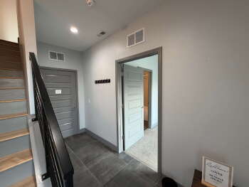 Building Photo - 2-Bed/2.5 Bath Townhouse with 2 car garage! Upper level deck with views!