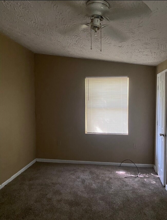 Building Photo - 4910 Sunnybrook Dr