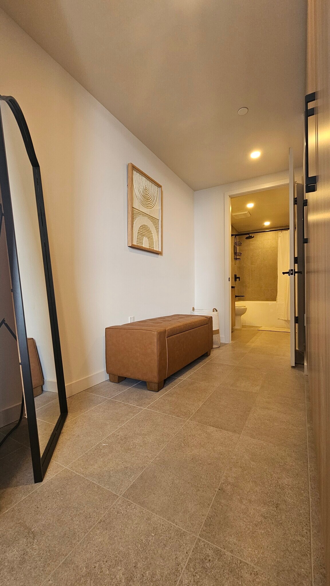 Building Photo - 121 NE 5th St