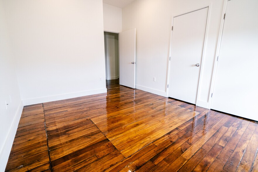 Building Photo - 748 Tremont St