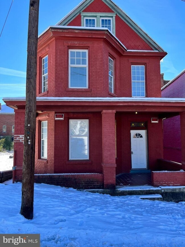 Building Photo - 225 Baltimore St