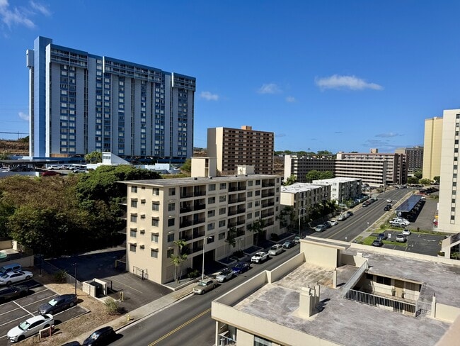 Building Photo - 3030 Ala Ilima St
