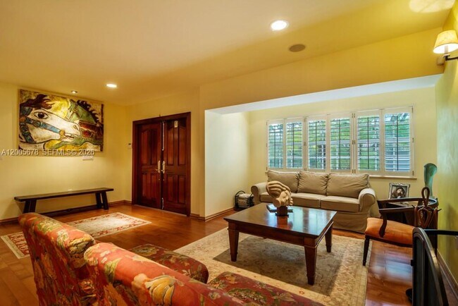 Building Photo - 1237 Aduana Ave