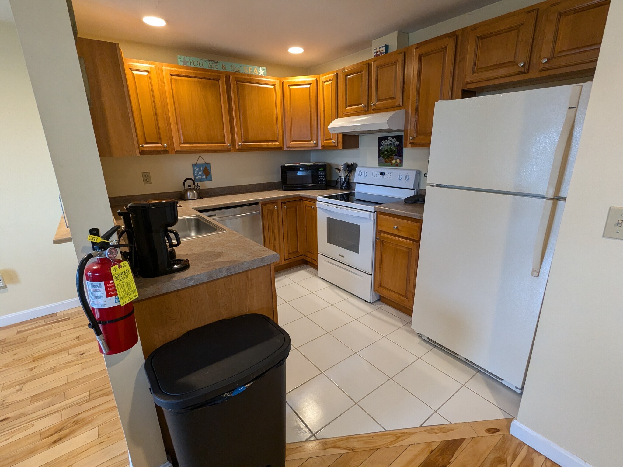 Building Photo - 5 Sunset Dr