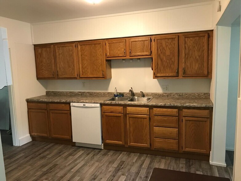 Kitchen back side - 319 Stewart Ave B Marlena