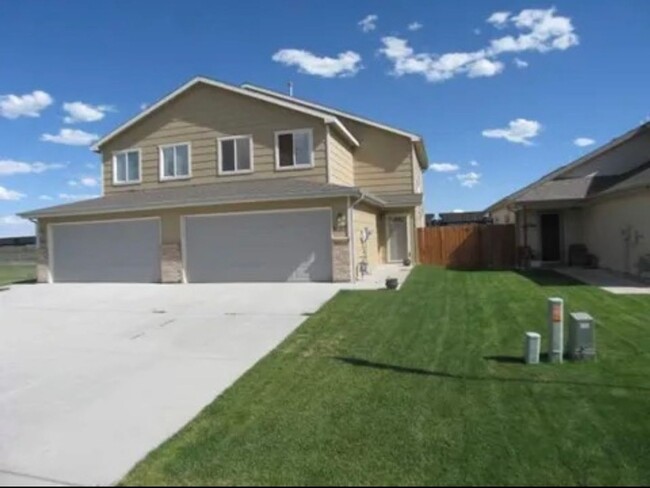 Primary Photo - 3 BEDROOM, 2.5 BATHROOM TOWNHOME WITH 2 CA...