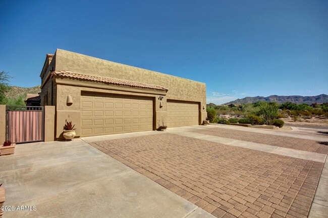 Building Photo - 3234 N 88th St