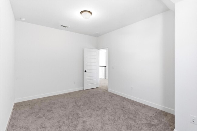 Building Photo - 396 Hollister Dr