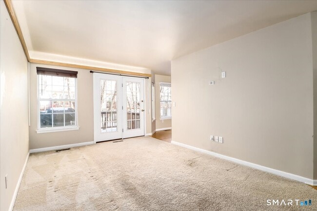 Building Photo - 2004 Eaton Ct