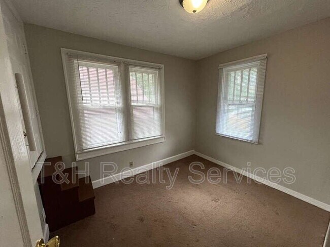 Building Photo - 4218 Carrollton Ave