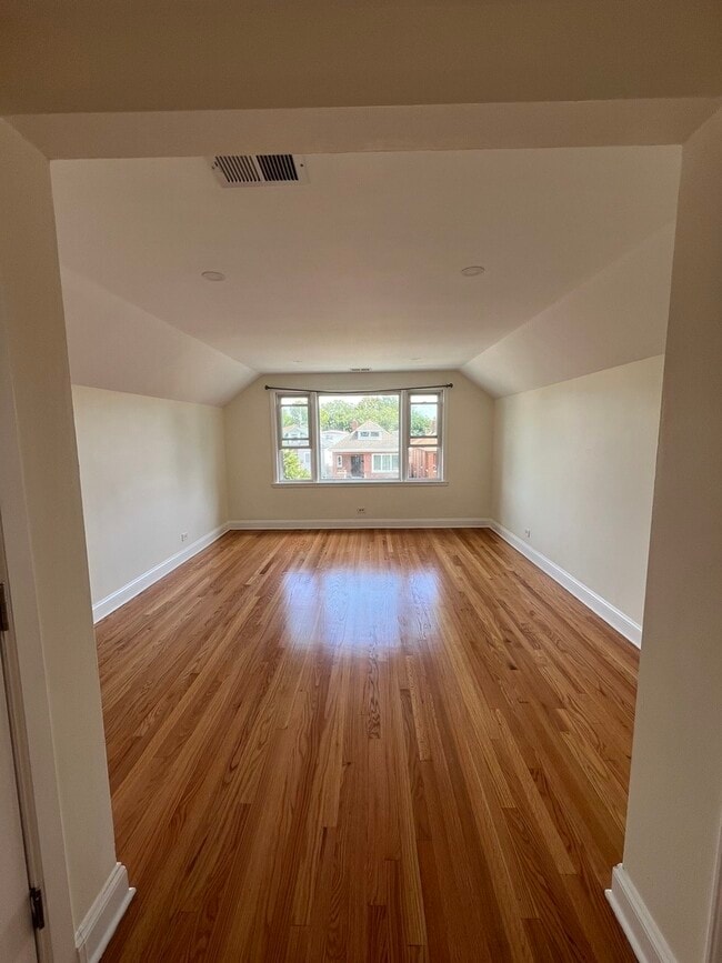 Building Photo - 6040 S Kolmar Ave