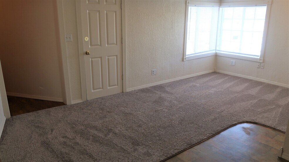 Building Photo - 525 S Mission St